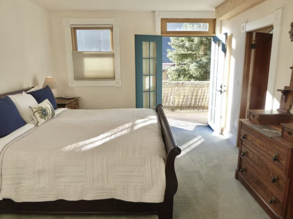 colorado yoga and hiking retreat accommodation